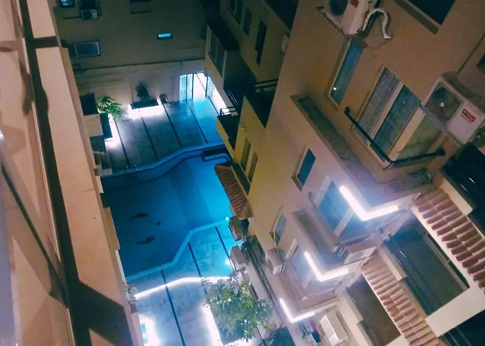 Cozy 1br Pool View Steps From The * الغردقة