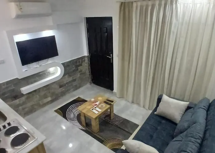 Cozy 1br Pool View Steps From The