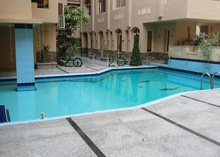 Cozy 1br Pool View Steps From The